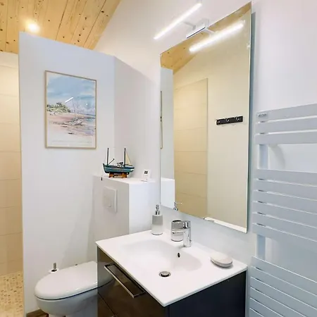 Charmante Location Sous Les Pins Et A Proximite De La Plage Villa *
