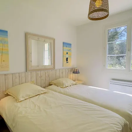 Villa Charmante Location Sous Les Pins Et A Proximite De La Plage