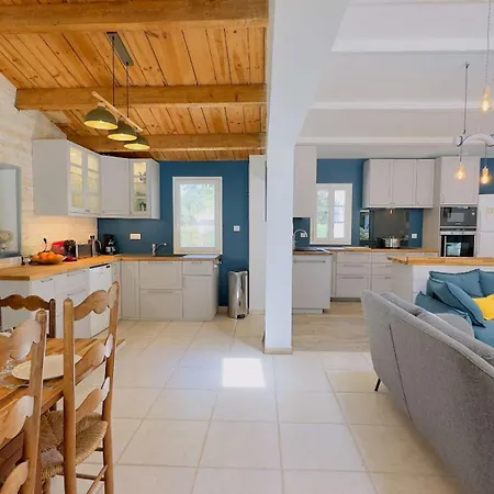 Charmante Location Sous Les Pins Et A Proximite De La Plage