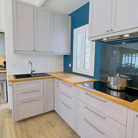 Charmante Location Sous Les Pins Et A Proximite De La Plage * La Couarde-sur-Mer
